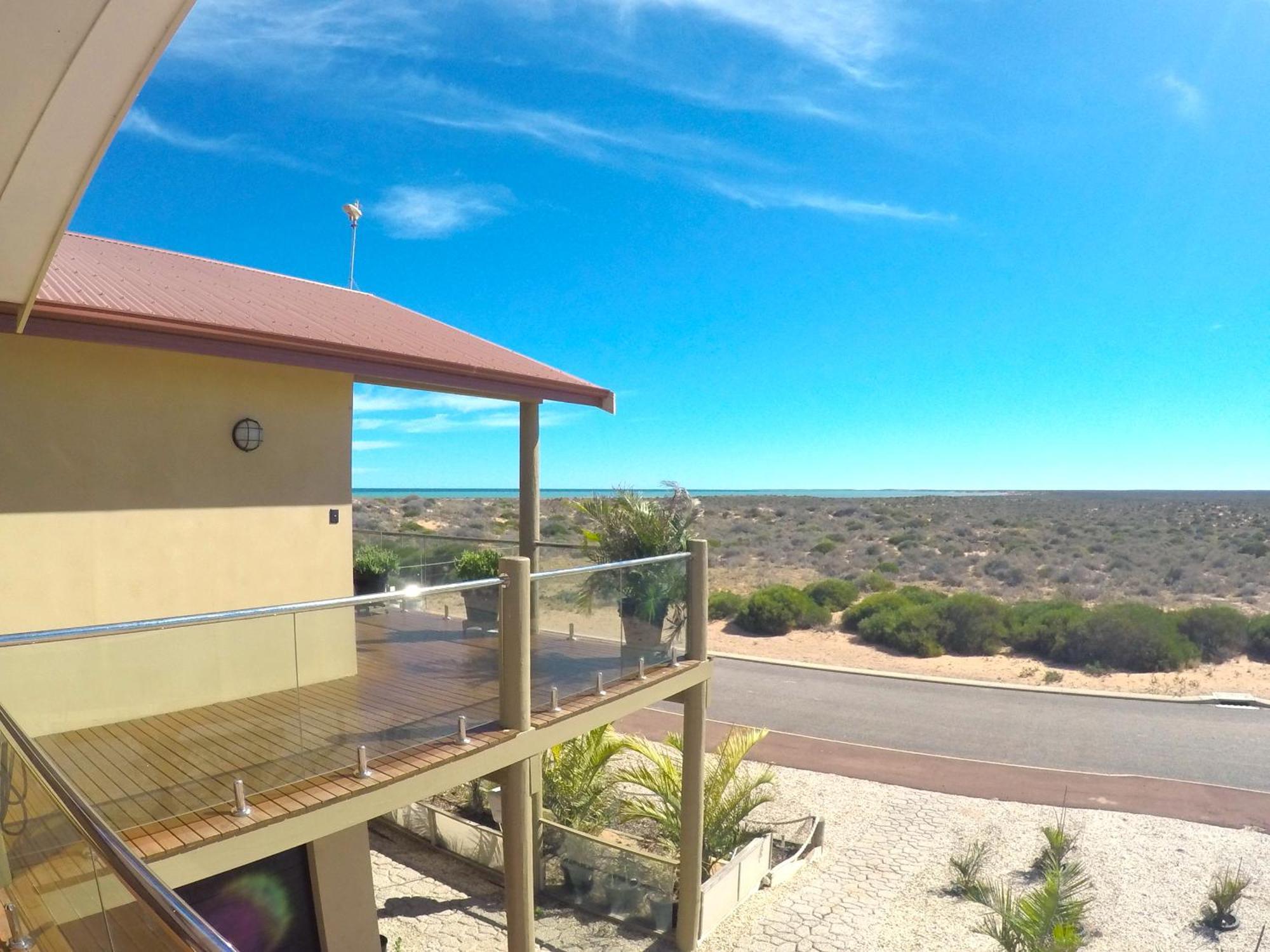 On The Deck @ Shark Bay Bed & Breakfast Denham Room photo
